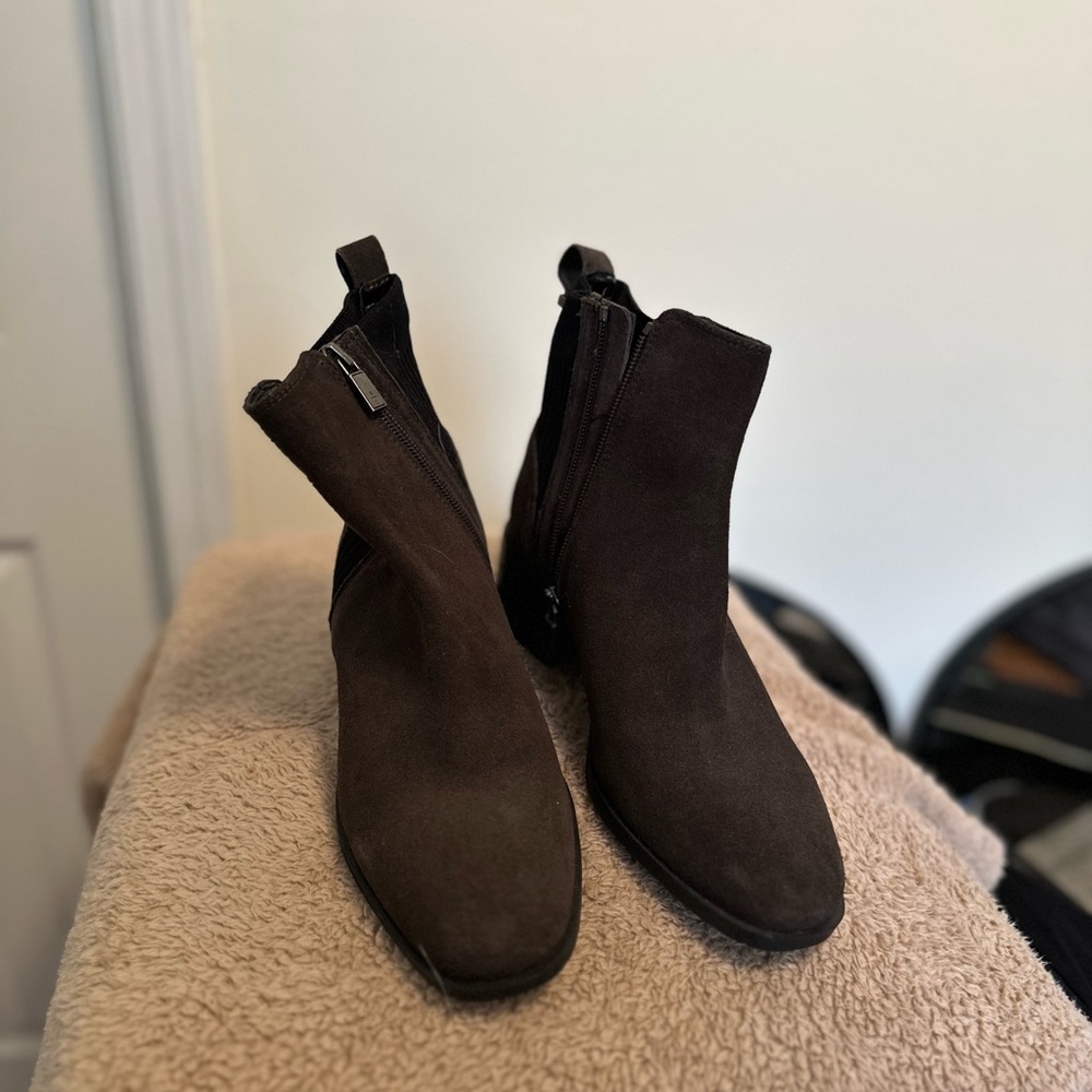 Kenneth Cole Reaction Brown Ankle Booties Sleek Design